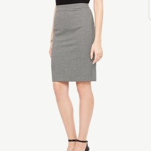 Ann Taylor Houndstooth pencil skirt